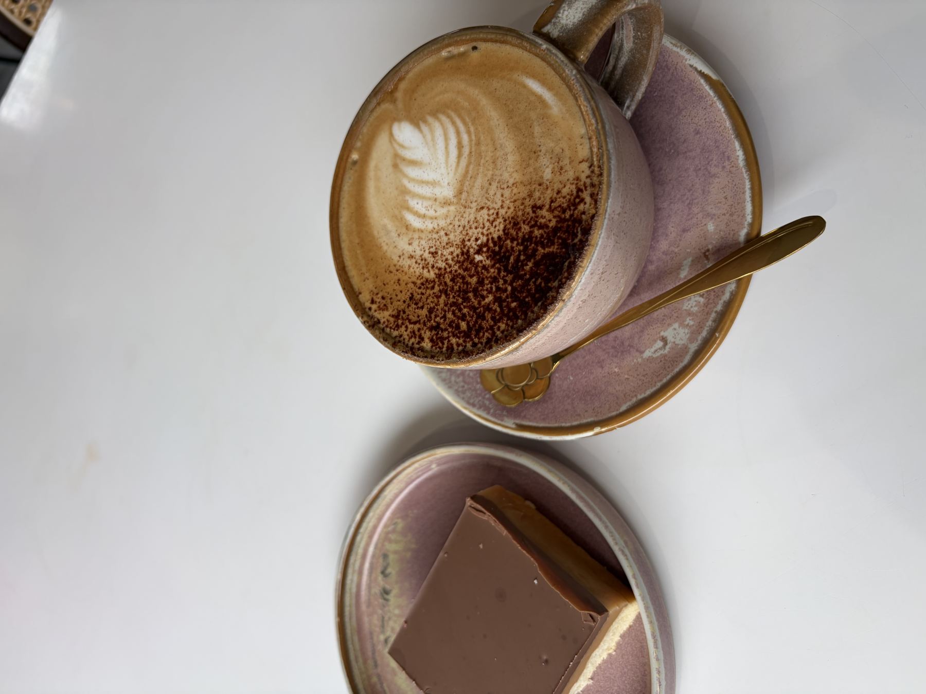 Latte and chocolate slice at Scoop & Cup
