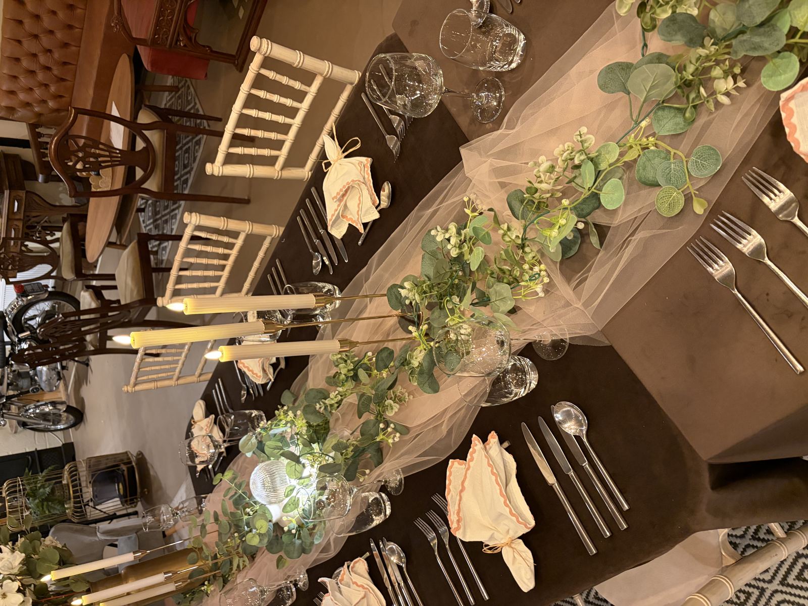 McCallan Bonded supper club dining table